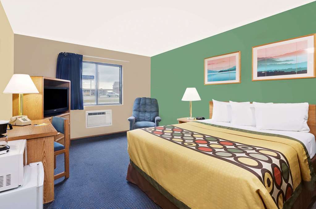 Super 8 by Wyndham Marshall - photo 6
