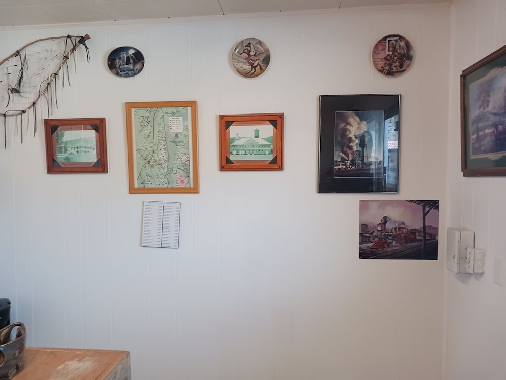 White Pine Motel - photo 5