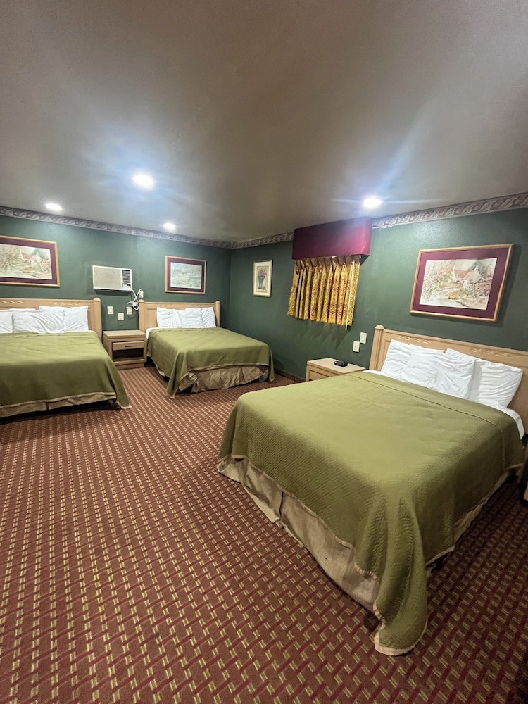 Rodeway Inn Memphis - photo 12