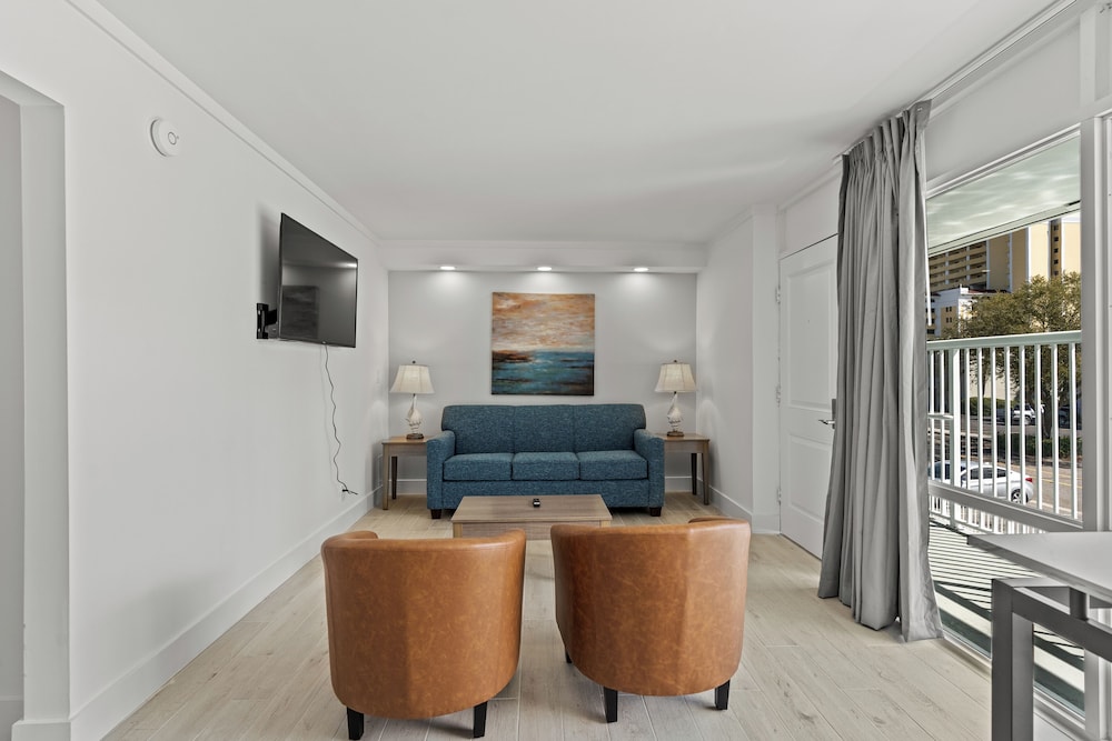 Fin's Inn & Suites - photo 13