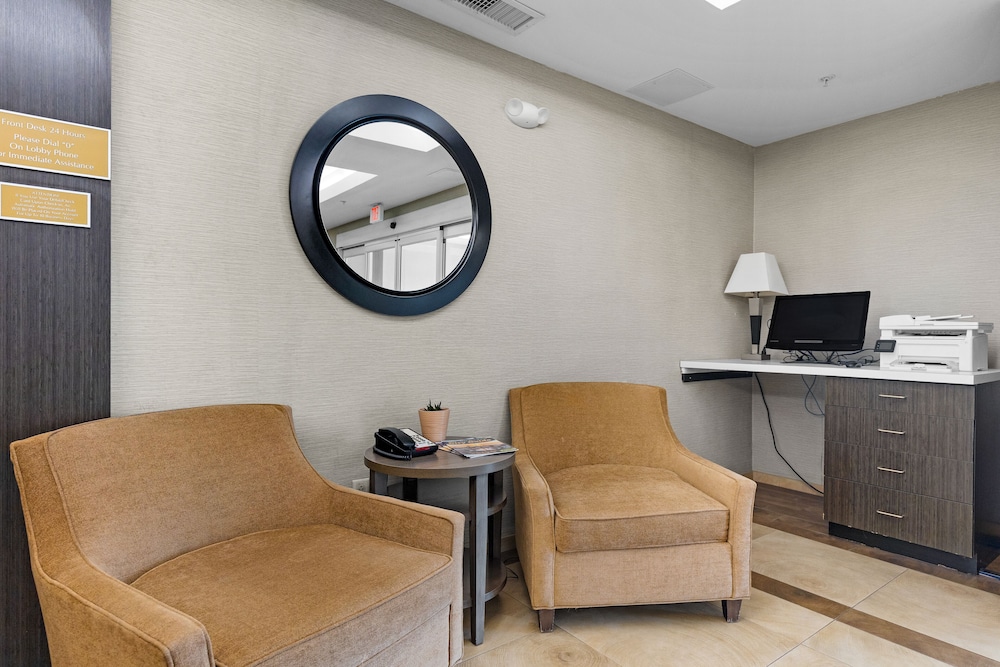 Candlewood Suites Erie by IHG - photo 21