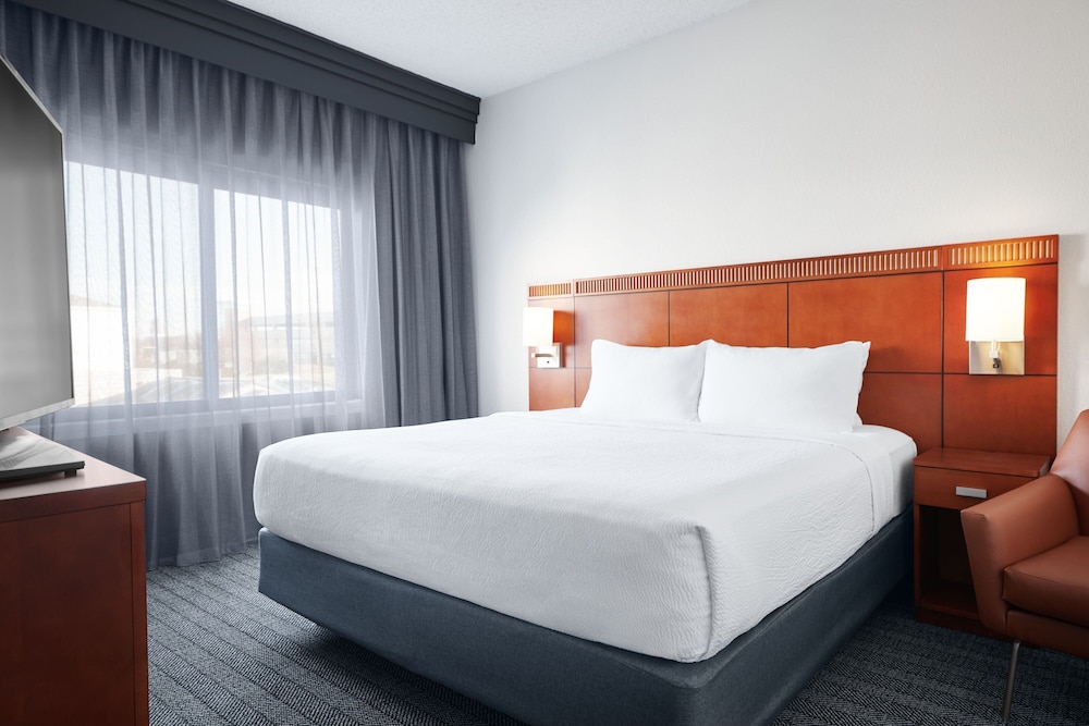 Courtyard by Marriott Kansas City Overland Park Metcalf - photo 10