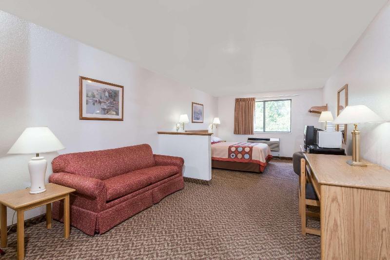 Super 8 by Wyndham Prince Frederick - photo 12