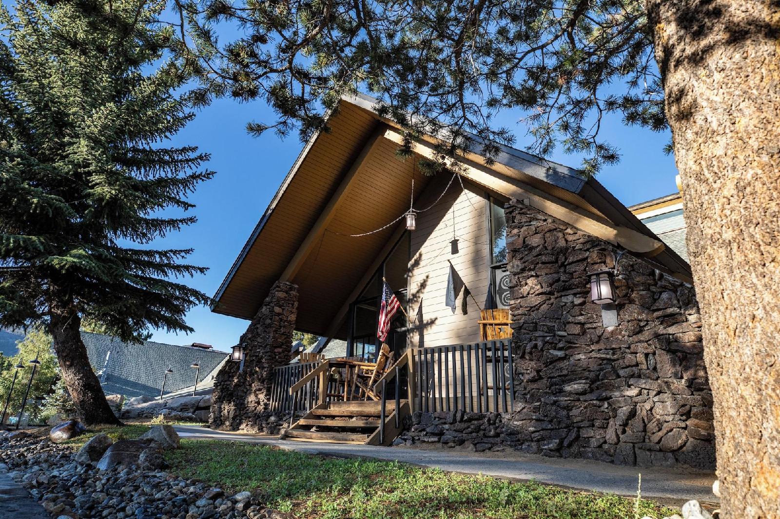 The Lodge at Sierra Nevada Resort & Spa in Mammoth Lakes, United States