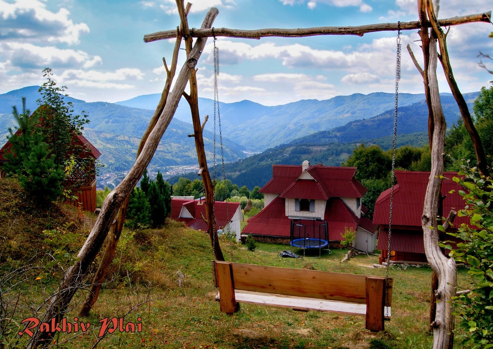 Rakhiv Plai - carbon neutral hotel in Rakhiv
