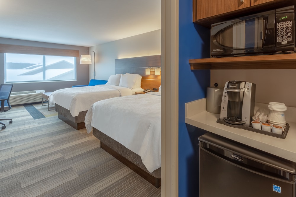 Holiday Inn Express & Suites Rice Lake by IHG - photo 8