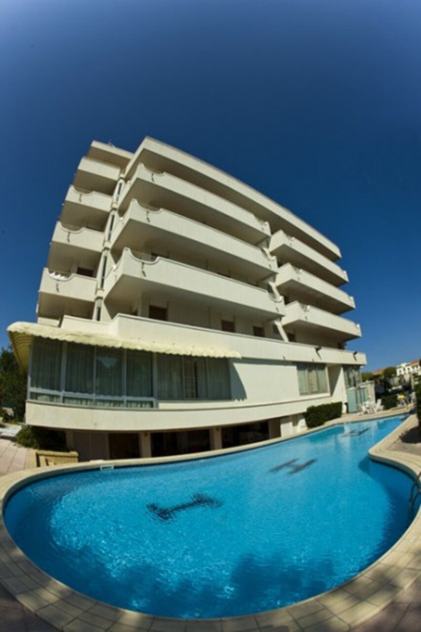 Hotel Alexander — hotel in Cattolica