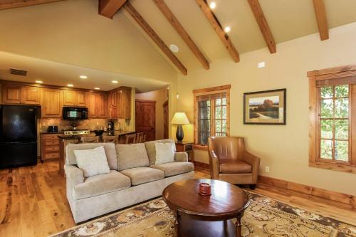 Clearwater Cottage 87 at Tamarack Resort by Casago McCall Donerightmanagement - photo 5