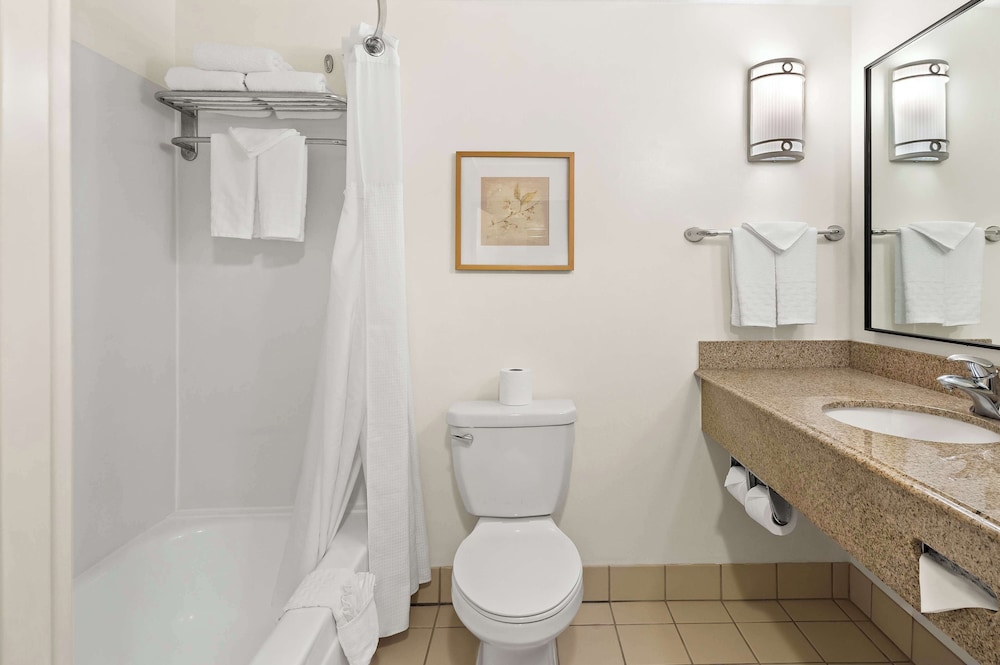 Best Western Ontario Mills Mall - photo 24