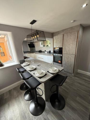Modern 2 Bedroom Private Detached Cottage — 4-Star Luxury Hotel in Abergele, United Kingdom