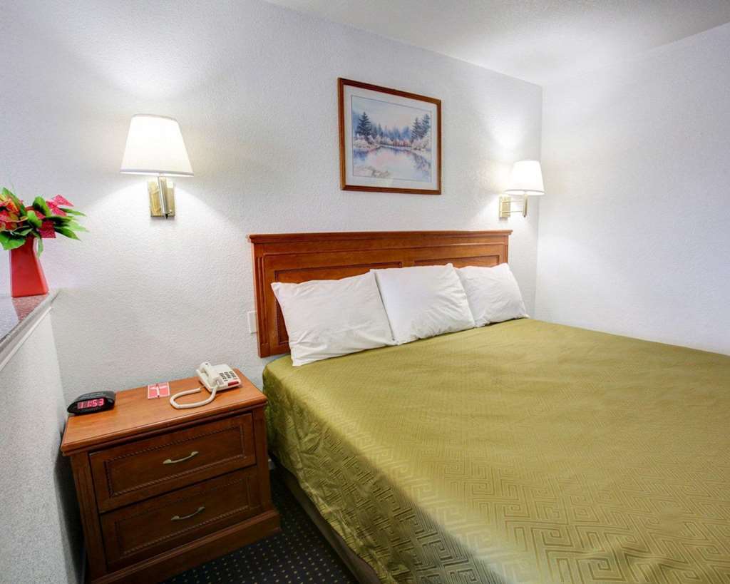 Econo Lodge Temple - photo 26