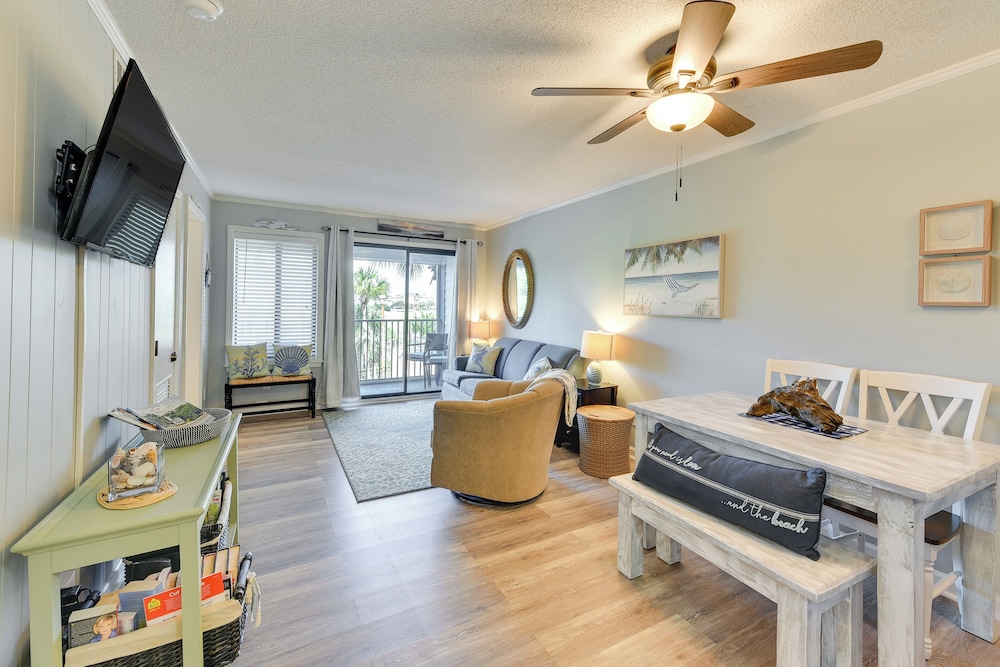 Walk to Beach Hilton Head Resort Condo with Pools - photo 5