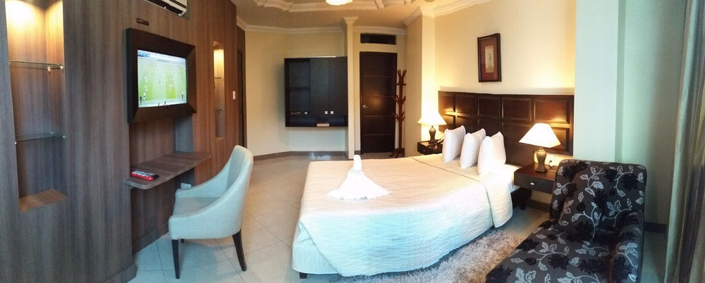 Atlantic Blue in Guayaquil, Ecuador