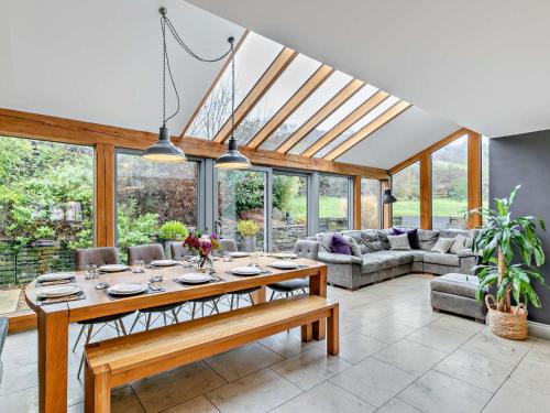 6 Bed in Slaithwaite 93984 in Huddersfield, United Kingdom