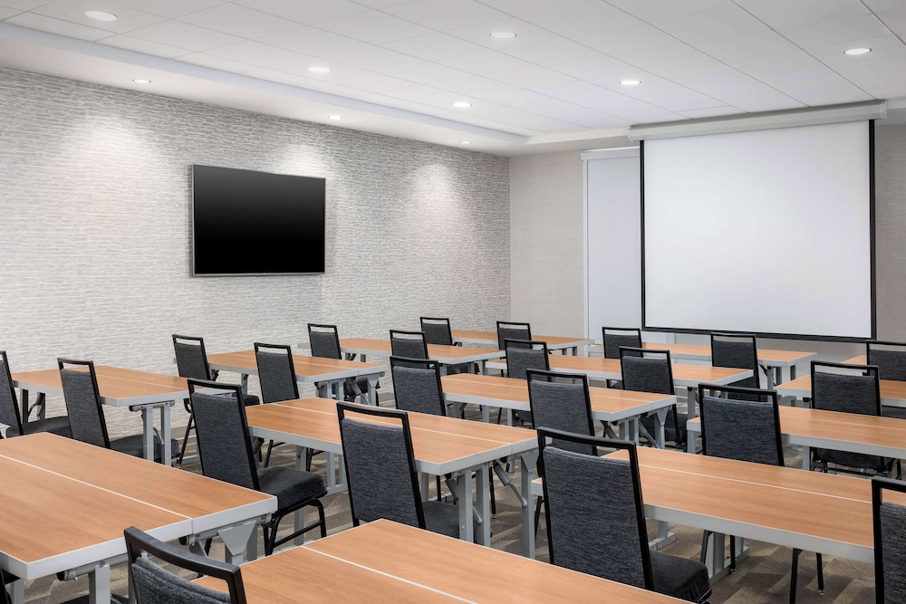 Home2 Suites by Hilton Clermont - photo 37