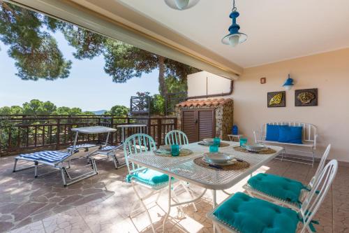 Splendid View apartment with shared swimming pool Porto Pino hill — 4-Star Luxury Hotel in Sant'anna Arresi, Italy