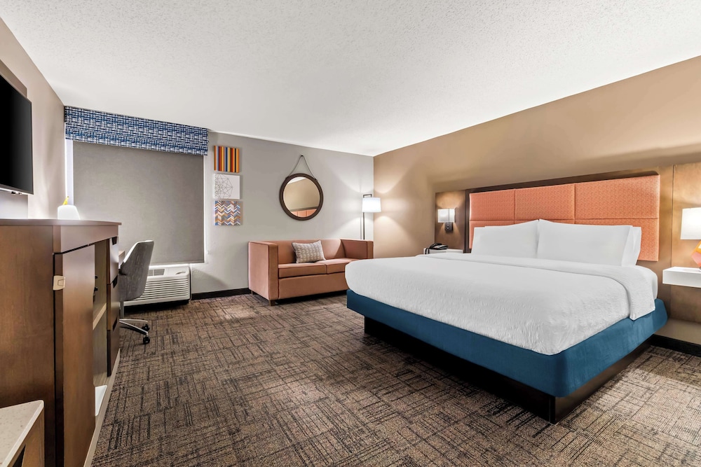 Hampton Inn Jonesboro - photo 35
