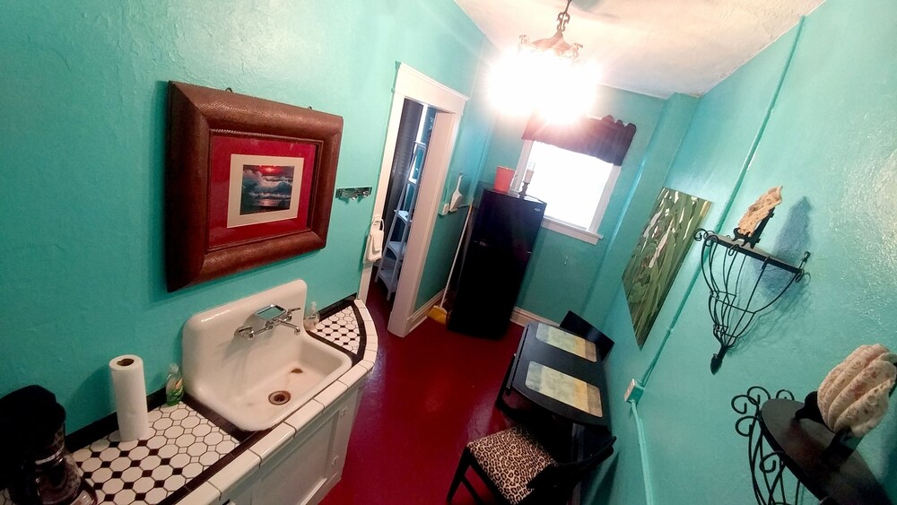 Historic Whiting Hotel Suites - photo 7
