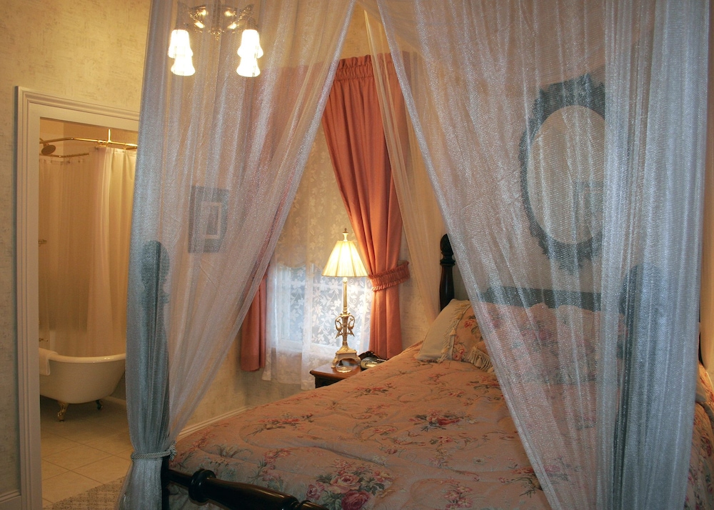 Bybee's Historic Inn - photo 5