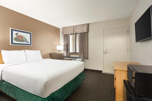 Travelodge by Wyndham Wellington KS - photo 18