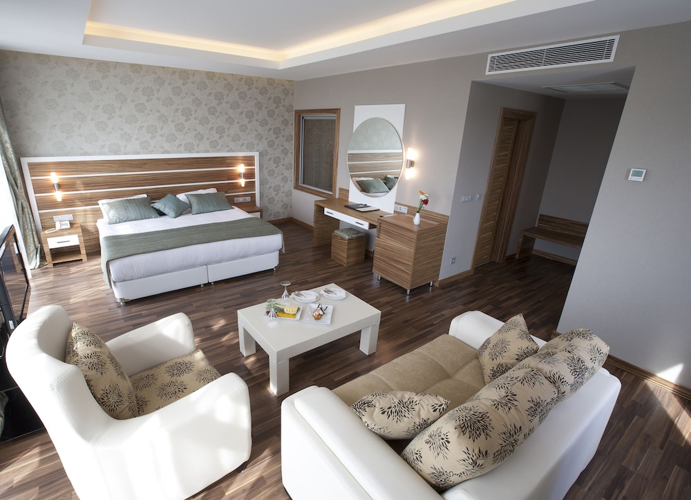 Fourway Hotel SPA & Restaurant — 4-Star Luxury Hotel in Doertyol, Turkey