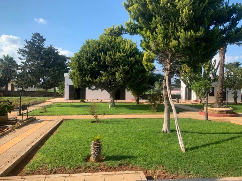 Villa Lembos Hotel — hotel in Rizokarpaso