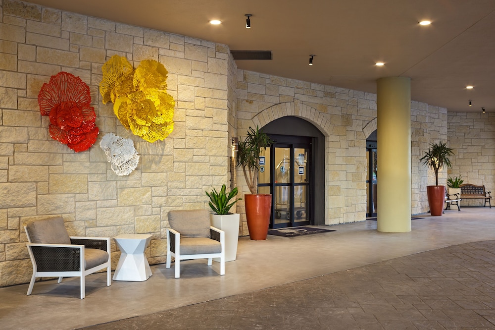 DoubleTree by Hilton San Antonio Downtown - photo 32