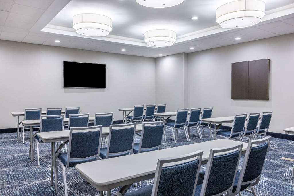 La Quinta Inn & Suites by Wyndham Valdosta - photo 51