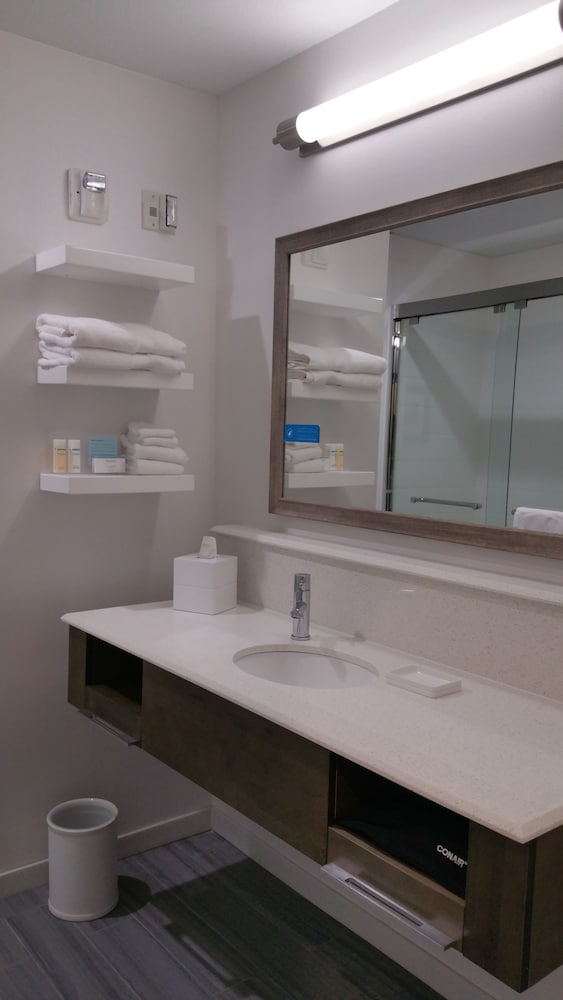 Hampton Inn & Suites Houston Atascocita - photo 51