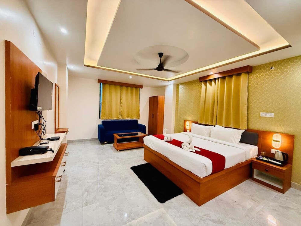 Hotel DB Palace in Dinapore, India