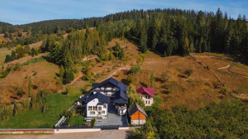 Bucovina Inn — Unknown City — photo 3