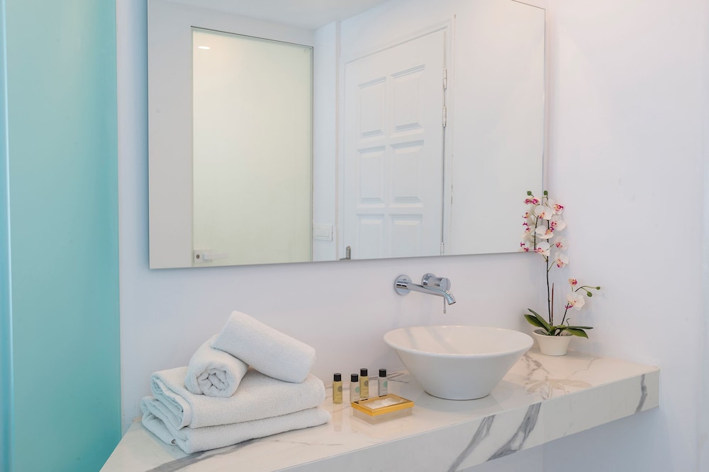Dionysos Luxury Hotel Mykonos — 4-Star Luxury Hotel in Mykonos, Greece