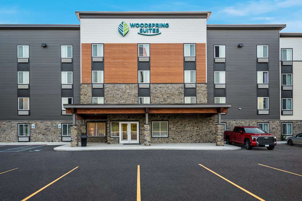WoodSpring Suites Wixom Novi - photo 2