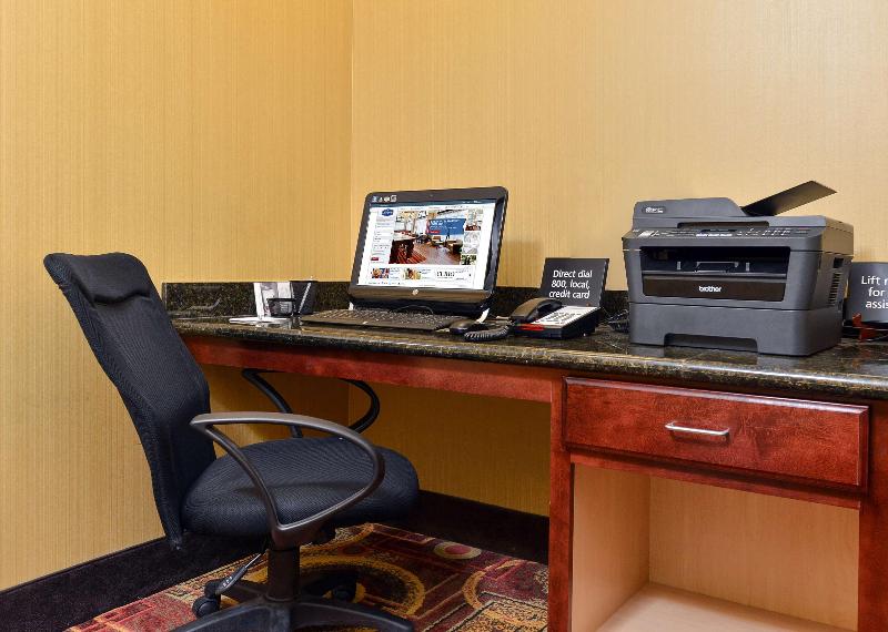 Hampton Inn Ottumwa - photo 109
