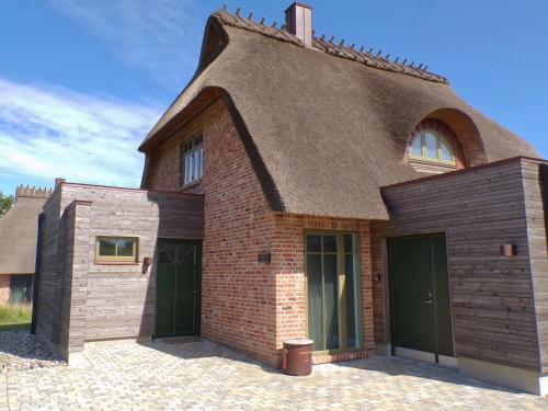 Reetdorf Geltinger Birk Künstlerkate Wetterleuchten in Kappeln, Germany