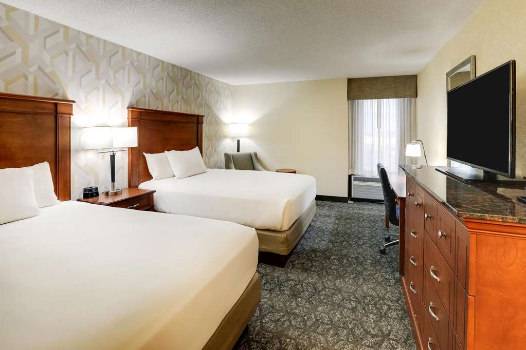 Drury Inn & Suites Marion - photo 24