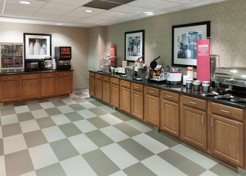 Hampton Inn & Suites Davenport - photo 33