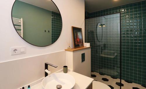 Super Stylish 1BR Apartment Near Fabrica