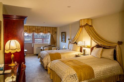 Avenue Plaza Hotel - photo 21