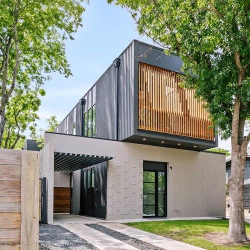 Luxe Home Minutes from UT & Downtown — 4-Star Luxury Hotel in Austin, United States
