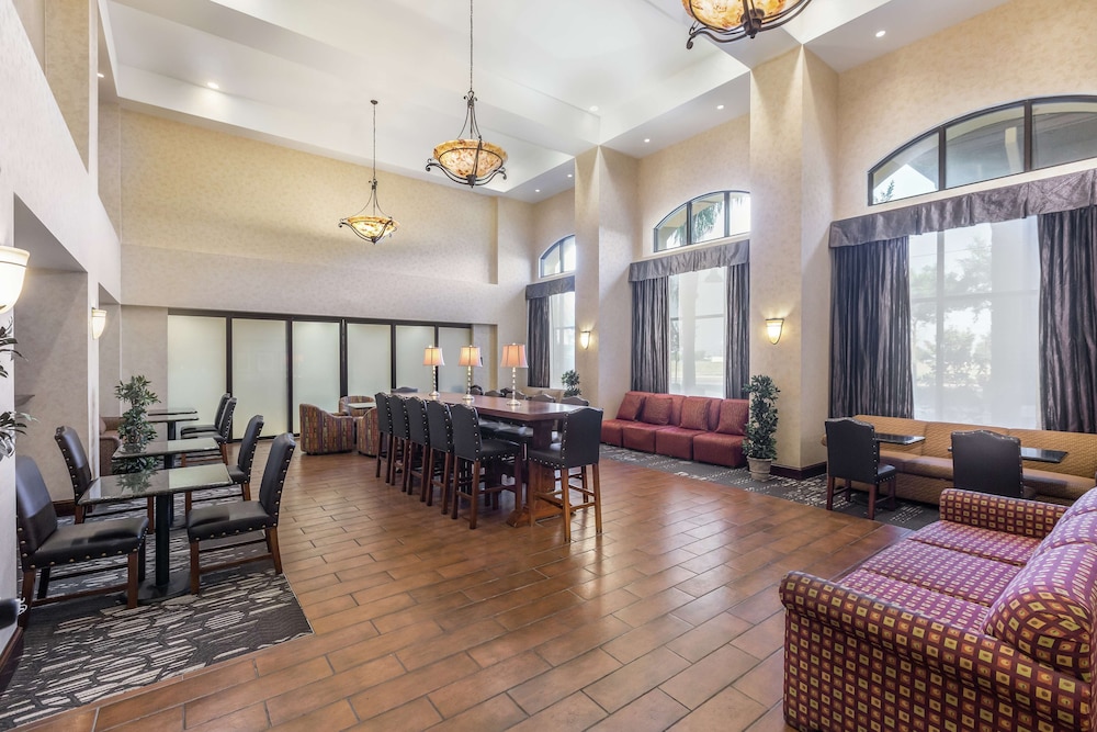 Hampton Inn & Suites Lodi - photo 2