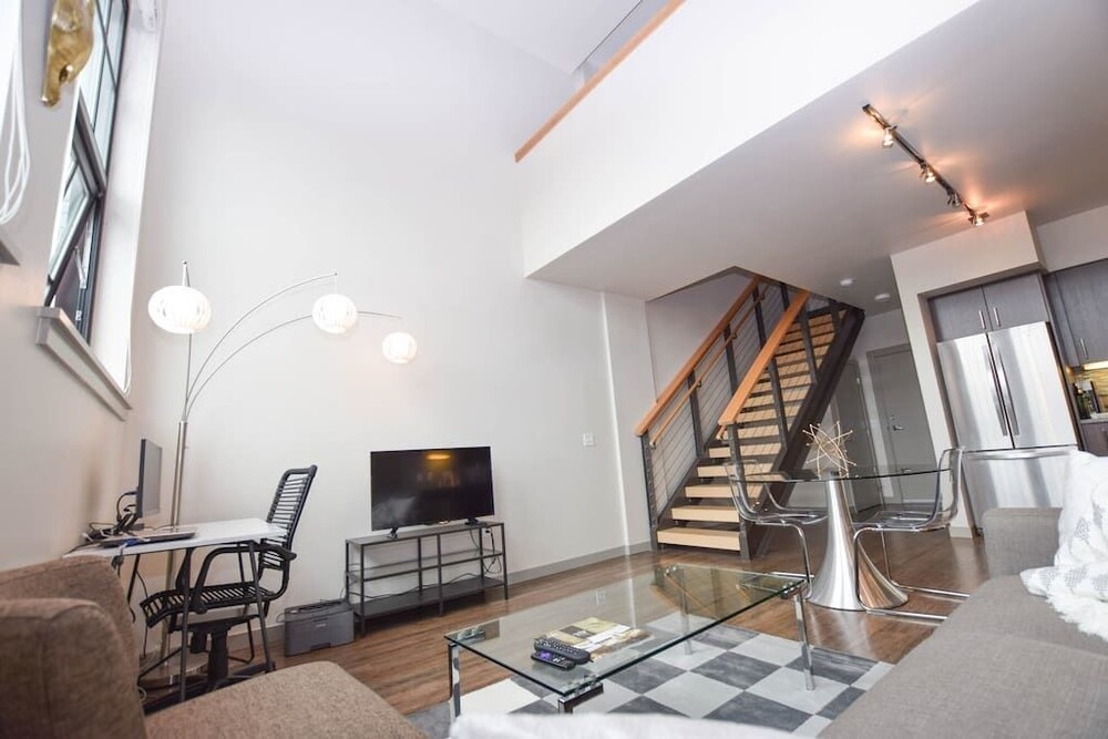 Capitol Hill Suites by Luxe Hubs - photo 9