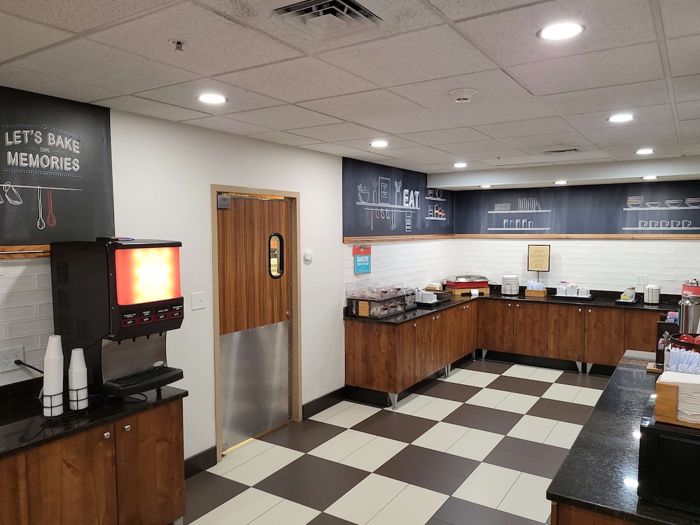 Hampton Inn Billings - photo 22