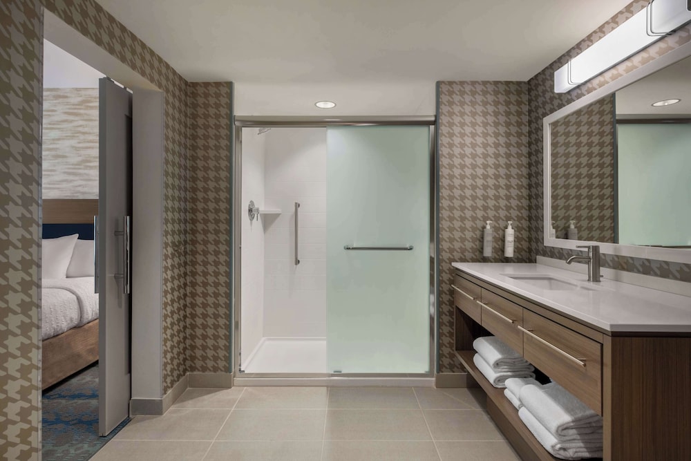 Home2 Suites by Hilton Austin East Side 5th Street - photo 35