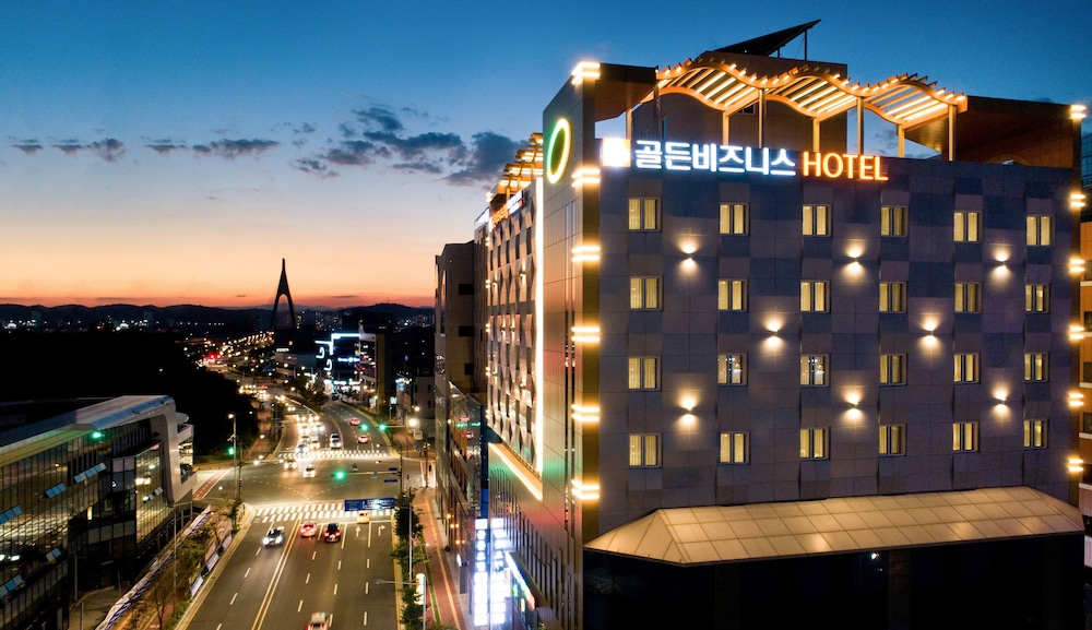 Golden Business Hotel - carbon neutral hotel in Chinju