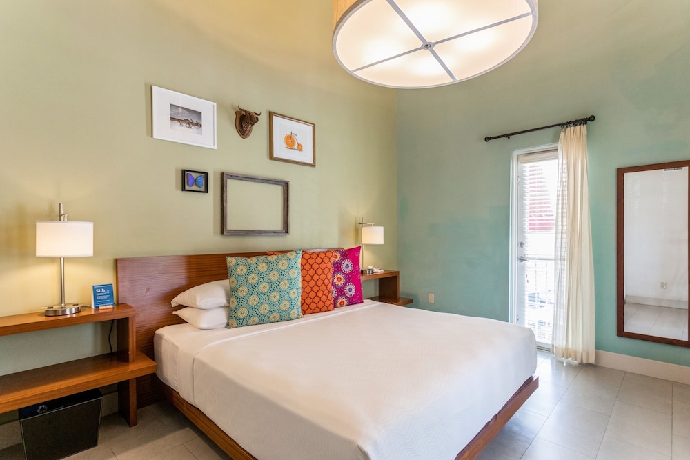 Kasa El Paseo Miami Beach - photo 2