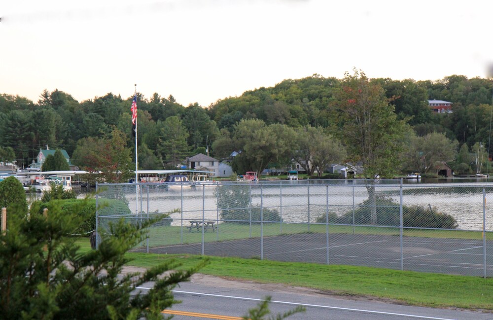Sara Placid Inn & Suites - photo 82