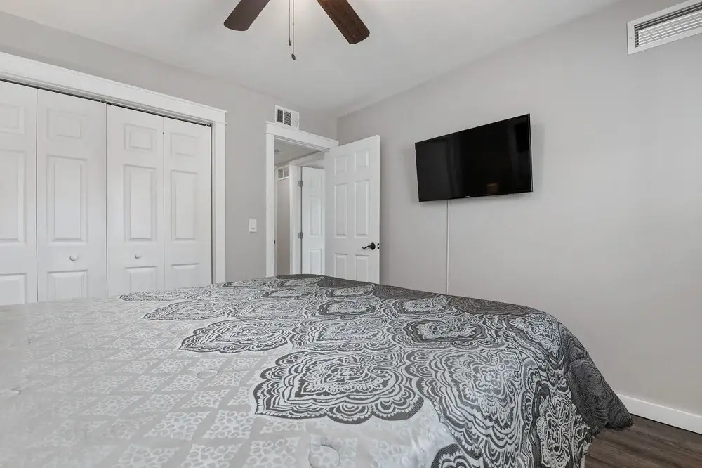 Cape Vista Getaway Heated pool home minutes away from Anna Maria with grill — 4-Star Luxury Hotel in Bradenton, United States