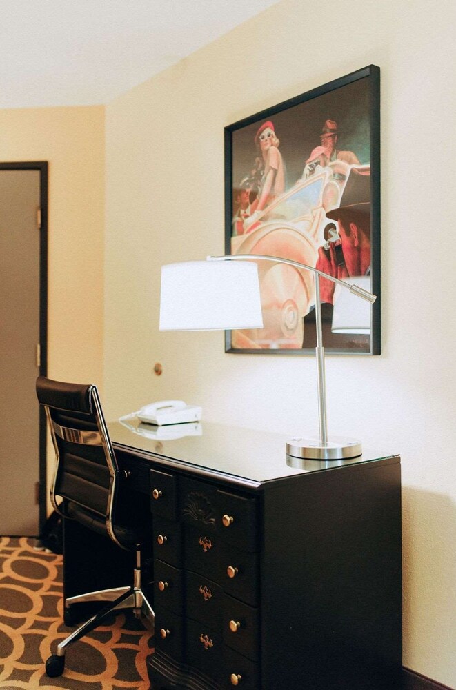 Bigelow Hotel and Residences Ascend Hotel Collection - photo 9
