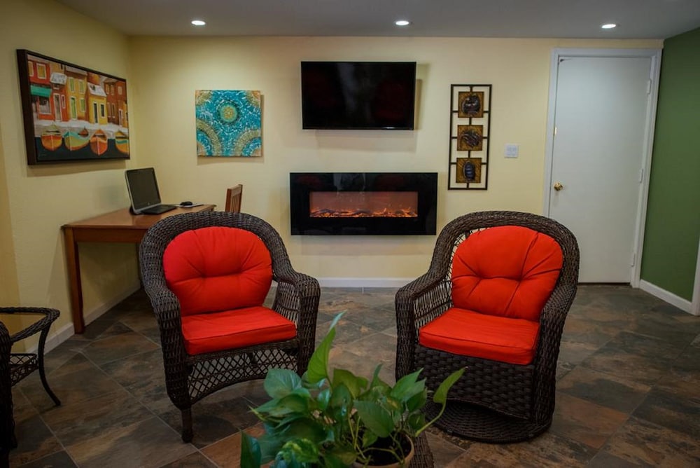 Tea Garden Lodge - photo 2